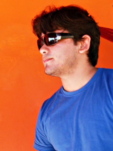 italovitor's profile picture. Sou um cearense morando no Rio. Nasci com o dom de ouvir muito e falar pouco. Adoro aprender.