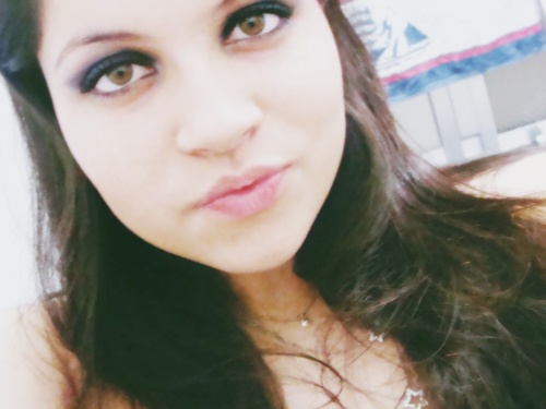 Sou de Minas Gerais, adoroo musicaa , adoro volei e curto mto fica de bobs com os amigos  e sou CRUZEIROOOOO s2