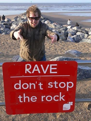 Ravestab's profile picture. Pie Eater & Ex-Rug Cutter.

Music, Beer, Football & Drivel; In that order, or multiples thereof