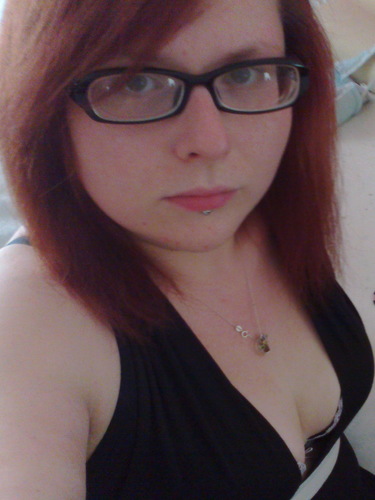 i'm liz, i have 2 little boys who dont live with me :-( i love animals, i work in libraries...call me what and when you wish i'll always reply...