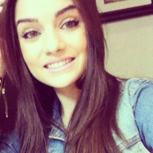 Chata,Irritante,Sincera,Feiaa, Irmã da @LuhSouza9 , Meu Pefeitiin @Raph_Almeid
http://t.co/JAUf0Sh1cd
