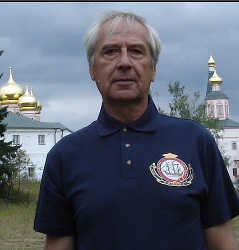 Пенсионер. Увлечения: садоводство; интернет,МЛМ- бизнес; мн.другое...