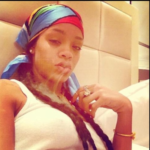 Gangster_Rih's profile picture. NAME : Robyn Rihanna Fenty REPUTATION: BEin A Bad BITCH & VERTIFIED ACCOUNT YOUR PUSSY WAY TOO DRY TOO BE ON MY DICK -_-