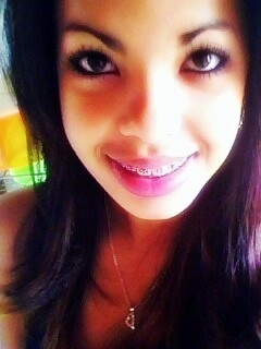 Comilona, chata, chorona, pisciana, Muito Ciumenta... quer saber mais? segue ai *-*