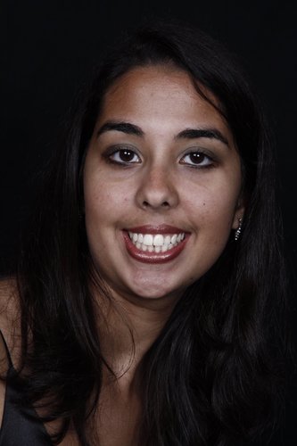 Amada...
por Deus, pela minha família, pelo meu namorado,pelo meus amigos. Por fim, sou feliz por ter pessoas tão preciosas na minha vida!!!!