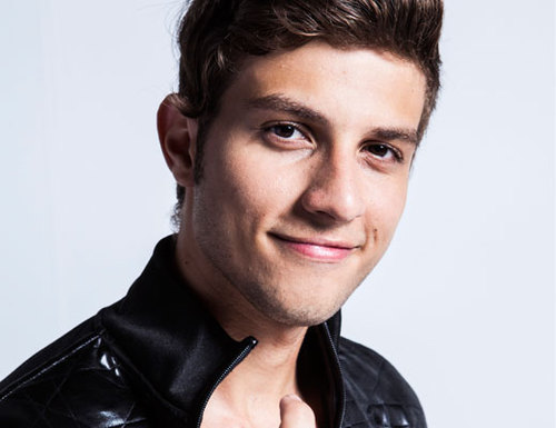 FC pra todas as pessoas que amam, admiram e são fãs do participante do Reality show ídolos de 2010, que atualmente está atuando como Tómas na novela Rebelde.