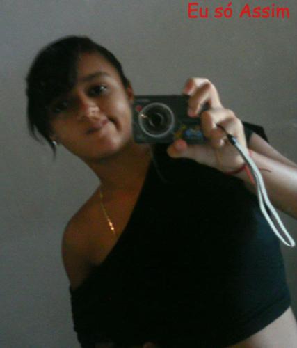 Meu msn mickaela_eu@hotmail.com me add quem quise mais no moumento to osando meu facebook  Mickaella Silva