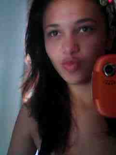 Oii tenho 17 anos, ariana, curto de tudo um pouco, amooooo chocolate, aaaa tembém gosto de... Quer saber? segue aêêêê!!!!