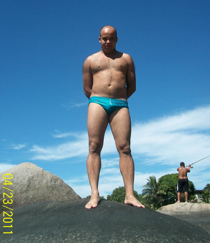 A única verdade é que vivo.
Sinceramente, eu vivo.
Quem sou?
Bem, isso já é demais....