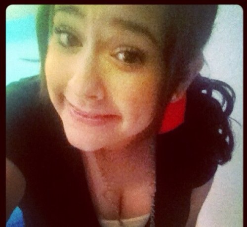 alice_3663's profile picture. :)