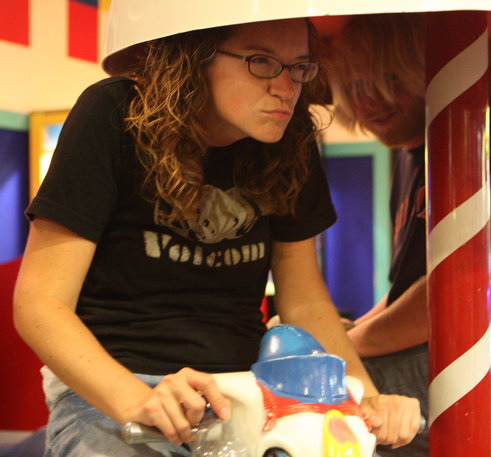 Heatherlwynn's profile picture. http://t.co/MsyhM3mh 
I don't like people playing on my phone!