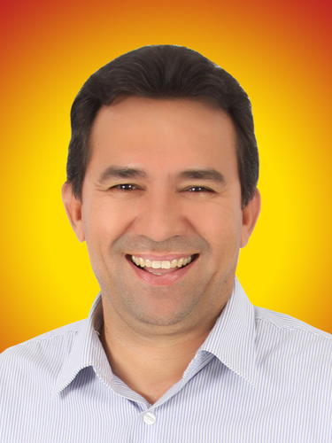Servo de Deus, Pai, Esposo, Amigo, Irmão, Empresário,Otimista, Esperançoso, obstinado pelo Bem. Candidato a vice prefeito com @flaviano_65 por uma Nova Geração.