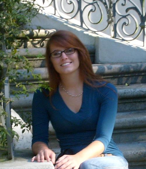 i am.. senior class VP, production manager in drama, fake ginger, a twin, i am a poet, a reader. I am just me in the end. stick around if you follow. ;)