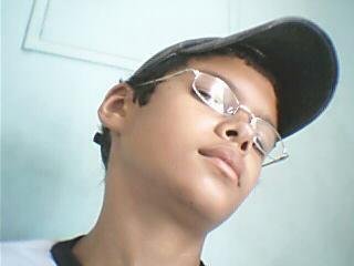 Eu sou o Osvaldo, tenho 15 anos e moro em sampa~x, gosto de: rock, pop e funk (= nao, recalque de invejoso bate e volta xoxo ;*