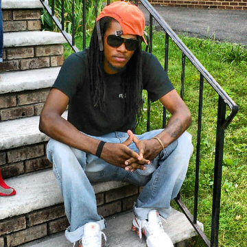 F.O.E FAMILY OVA EVERYTHING is a way of living
im an artist tryna make it out
but let em see potential they gon take you out