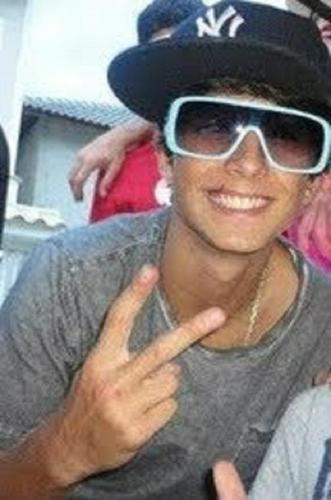 http://t.co/gxRNpE6jTs        sao escolhas que define nossas vidas ! Só da @jadesaantos_  ráa 3