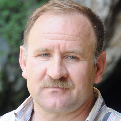 CEL_MAHMUT's profile picture. 1970 Van Doğumluyum. İlk ve orta öğrenimimi Van'da, üniversiteyi Süleyman D.Ünv. Burdur Eğt. Fak. Tamamladım. Evli 4 Çocuk Babasıyım. Şimdi UDHB'de Daire Bşk.