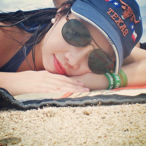 belleheim's profile picture. Law Student, Beach-lover, Adventurer, Photographer