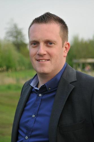Azlan account manager@Tech Data / Servers / Storage / Virtualization / Networking / Security / father of 3 children / cyclist