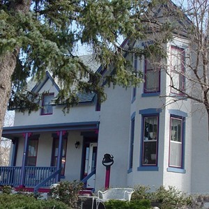 The Dove Inn Bed & Breakfast in Golden, CO, offers 8 comfortable rooms, great hospitality, and dynamite breakfasts at reasonable rates.