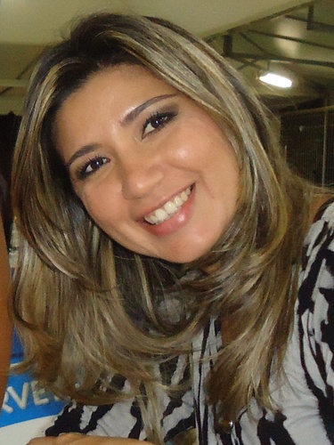 Simpática, inteligente e de bem com a vida!!!