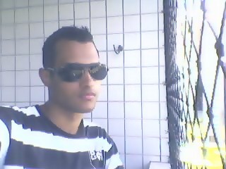 Posso ter defeitos, viver ansioso e ficar irritado algumas vezes, mas não esqueço de que minha vida é a maior empresa do mundo.