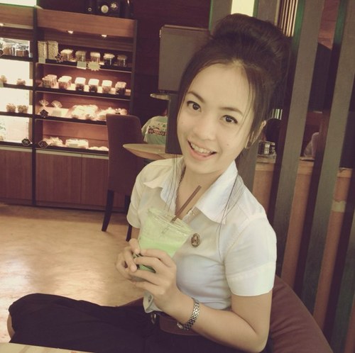 NenaNukKer's profile picture. ชื่อ นีน่า ค่ะ 
เรียนยุราชพักสกล
เราไม่หยิ่ง ทักเราได้น๊าาา