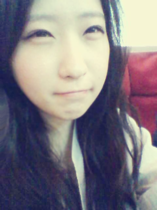 luv_clara's profile picture. 의외로순진한 2ne1+1+1