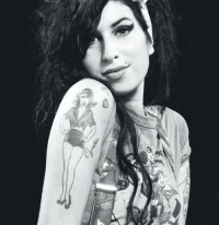 Tenho 16 anos, sou gaúcha de Poa, gremista, e sou fanática pela cantora Amy Winehouse. FC: @TrueLoveForAmy
Página no face: http://t.co/nw7bYKMtfp