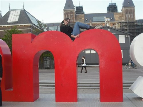 Licenciada en Traducción e Interpretación. Project Manager en Madrid y apasionada de los viajes, los idiomas, el arte y las locuras que nos dan vida...