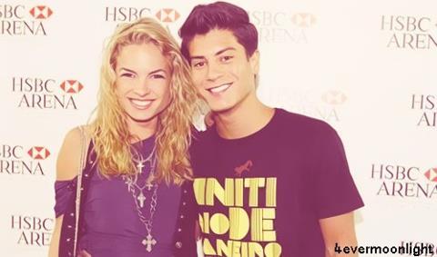 Luua e Arthur eu amo Vocês ! LuaeThurDaLuanna *-*
Cm um anjo pra Miim ;* Olhos Lindos , & Vida !