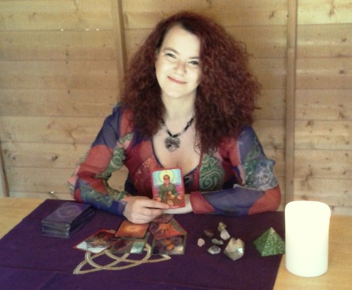 #psychic #medium writer for #SilentVoicesMag #artist #tarot reader mother of 4 and step mum to 3 beautiful children engaged to Paul.