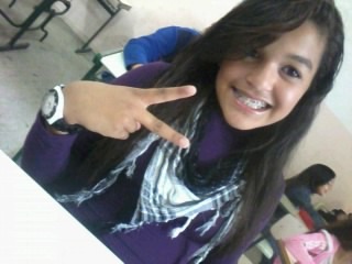 [violet]' * [/violet]Sou umα pessoα totαlmente diferente dαs que você encontrα por αii. Nαo sou [purple]perfeitα[/purple], sou αpenαs eu