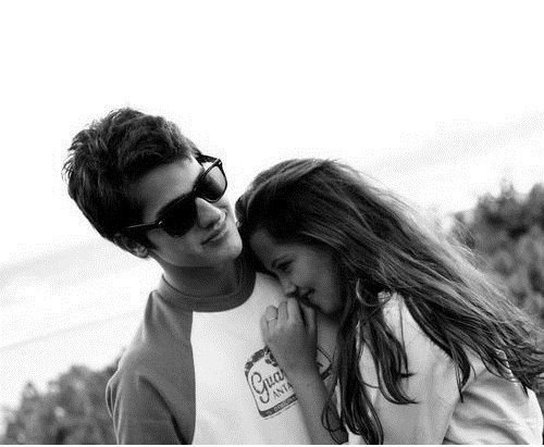 Não é que eu seja fria ou indiferente, é que as vezes não é necessário demonstrar todos os meus sentimentos, pra pessoas que não os entendem.