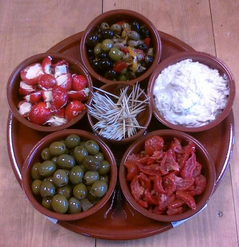 kaaswijntapas's profile picture. Gerard Meijering eigenaar van het zorgbedrijf dat naast de kwekerij ook een winkel heeft met kaas, tapas, wijn.