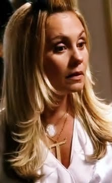 Casada com um corno, pros mais íntimos, Tufão, mãe de uma garota,  que mais parece uma bisnaga, e tbm do Jorginho. Sou fiel e 100% sedução e sex appeal, Carms..