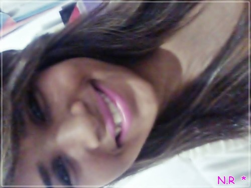17 anos, Persuasiva, Lábia excessiva, Orgulhosa, Detalhista, Autoconfiante, Vaidosa, Vingativa, Astuta e Manipuladora! Prazer, Nayara Raquel   (: