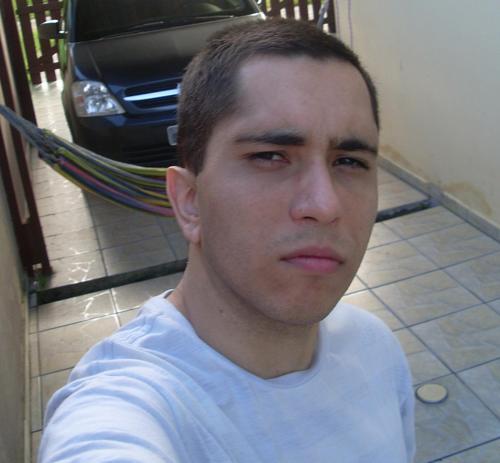Amo Estudar e Trabalhar.....Viajar e Causar  é Sempre Bom e Curto Muitoo....