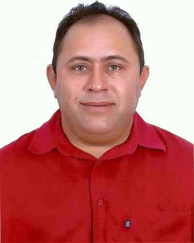 Funcionário público, trabalhador.. E nesse ano candidato a vereador pelo PT (Partido dos Trabalhadores)