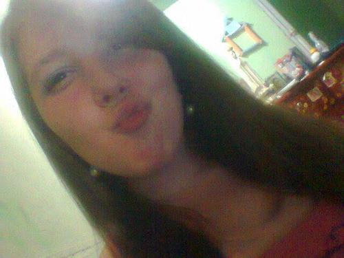 Tenho aa Mais linda Irma @vitoriaolivei80 ,, a Melhor maae @Tha_litah Soou Chataa e Feiia :3