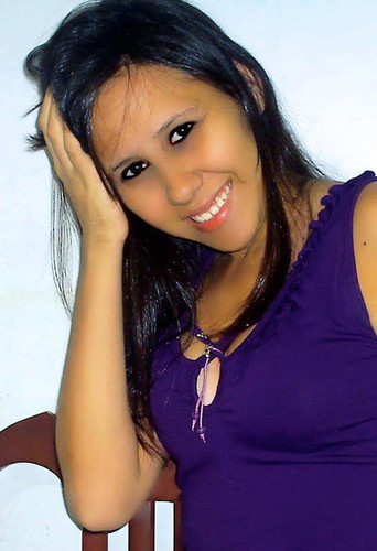 20 anos, evangélica, estudante de direito, amazonense que vive no Rio, Demi Lovato, Selena Gomez, Miley Cyrus, Jonas Brothers and RBD. O Senhor é meu pastor!