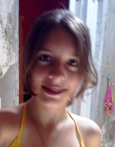 Eu soou akeela gatiinha dos cabeloos 'claros'
Que traz juntoo de sí muiito amoor ...
msn: luizygiuliane@hotmail.com