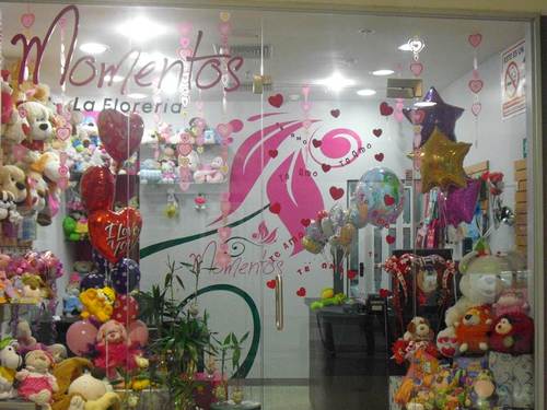 Te ofrecemos los más bellos y delicados arreglos florales, decoración de eventos , matrimonios, primera comunión.Una extensa gama de peluches, globos y tarjetas