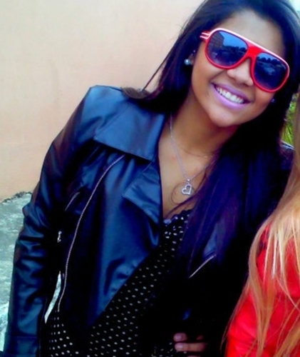 Filha de Deus, pagodeira e neguinha do pai e da mãe! :p