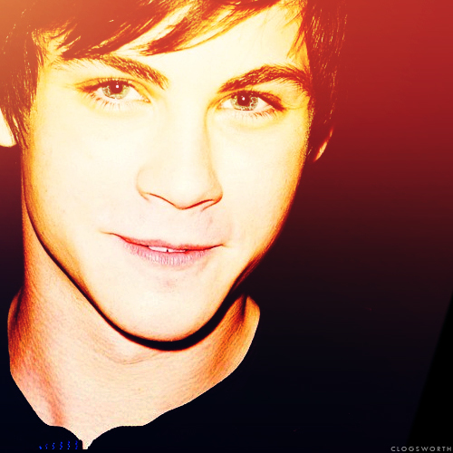 cantantes favoritos los jonas brothers&miley cyrus♥jonatica&smiler,actores emma watson y zac efron,logan lerman! mi amor platonico joe jonas♥_♥