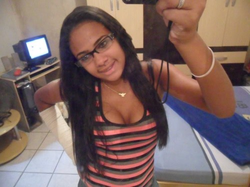 ზ  MoreninhÁ, 16 anos,  Pisciana&Solteira. Sou M.A da @nick_santana & irma da @moreninha_s2 ზ