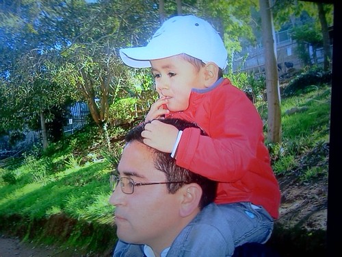 agradecido diariamente de compartir con la familia y amigos, que gusta compatibilizarlo con Tenis, futbol y twittear de todo lo q sucede en Chile y otros países