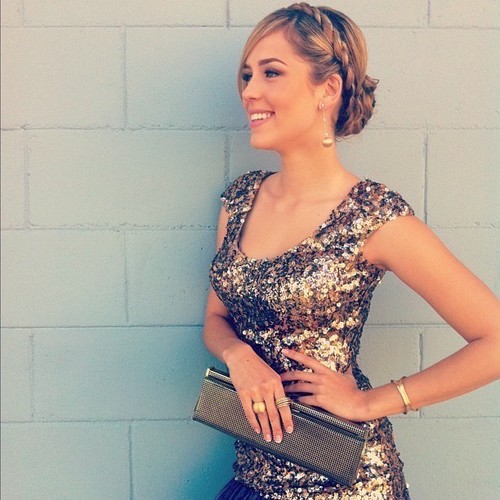 @SophiaAbrahão eu te amoo minha fofinha
, adoro te ver com o @MicaelBorges vcs são lindos amo-vos 3.3