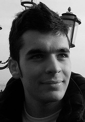Você nem sempre terás o que desejas, mas enquanto estiveres ajudando aos outros encontrarás os recursos de que precise
Chico Xavier