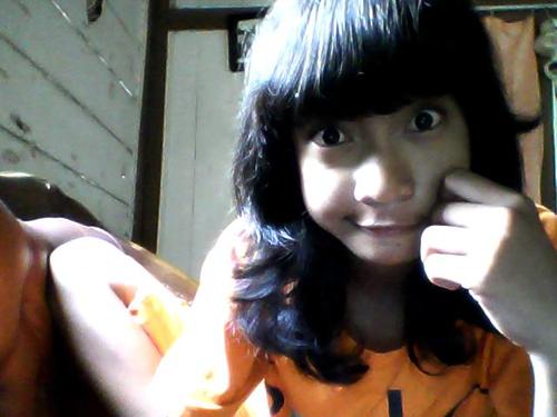 cewe yang cerewet, asik, cuek, gokil n gag bisaa diem..